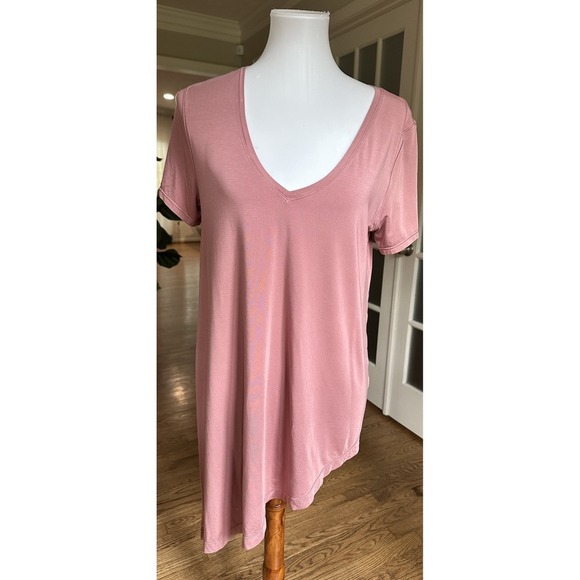 lululemon athletica Tops - Lululemon Tunic Shirt Pink V-Neck Short Sleeve Side Slit Size 10 (Tag Missing)